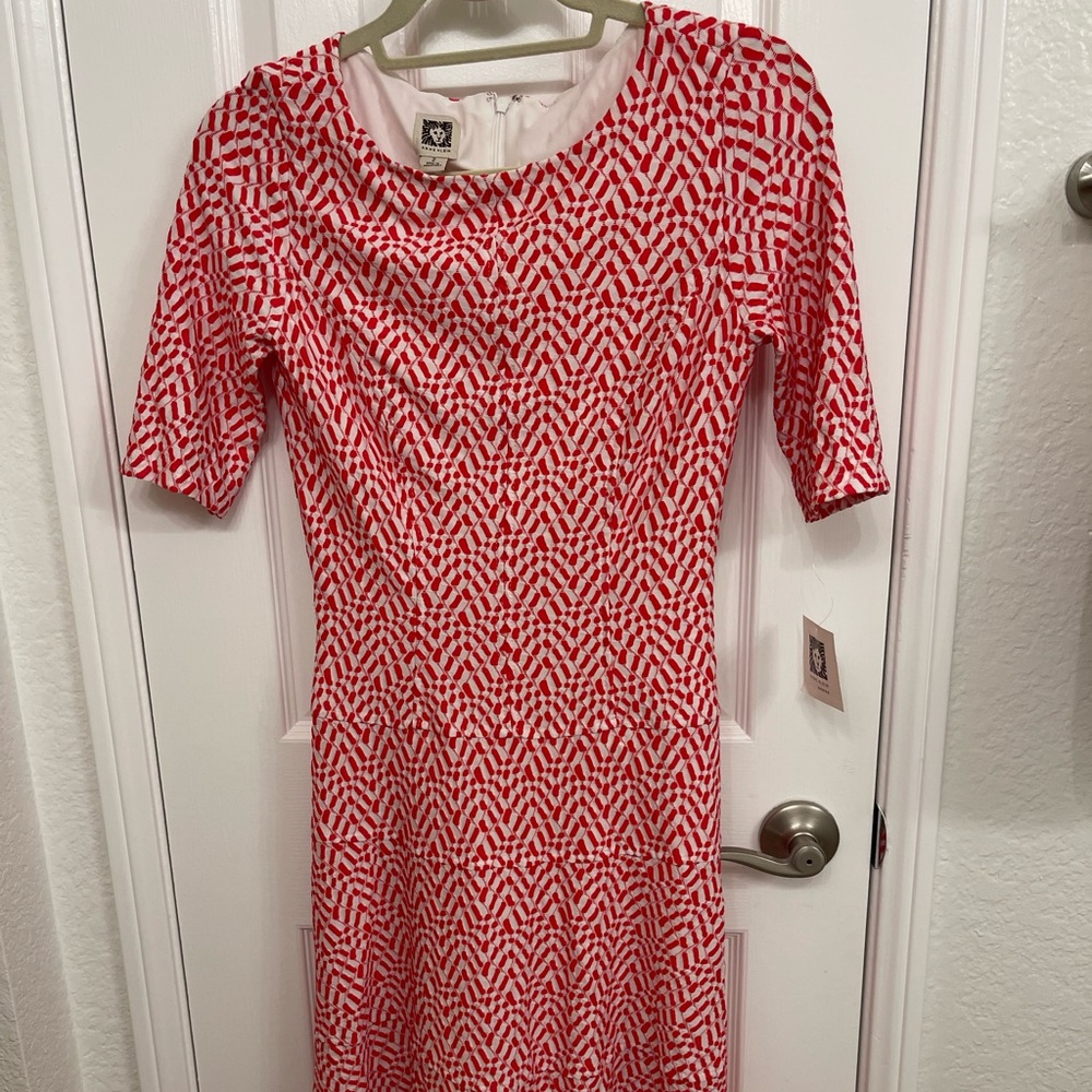 Gorgeous brand NEW Anne Klein flattering dress